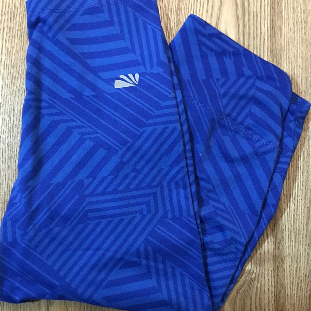 Cropped yoga pants